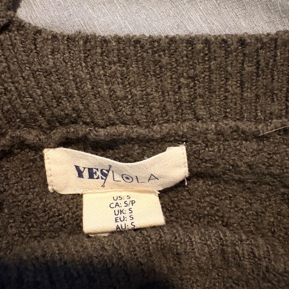 V-neck (front & back) sweater,  small, YES Lola - Picture 2 of 2